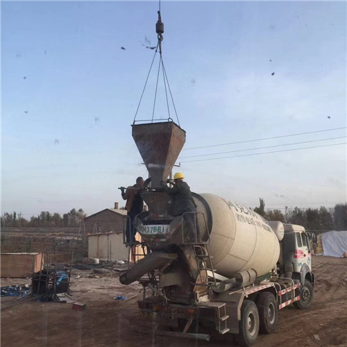 西双版纳“精准瞄准”—— 吊车的 “定位导航” 技术